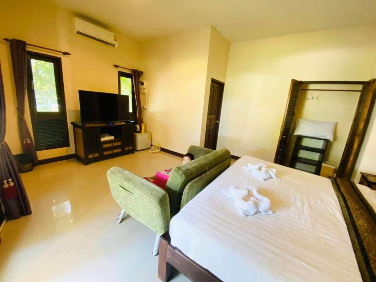 Saphli Villa Chumphon Buitenkant foto
