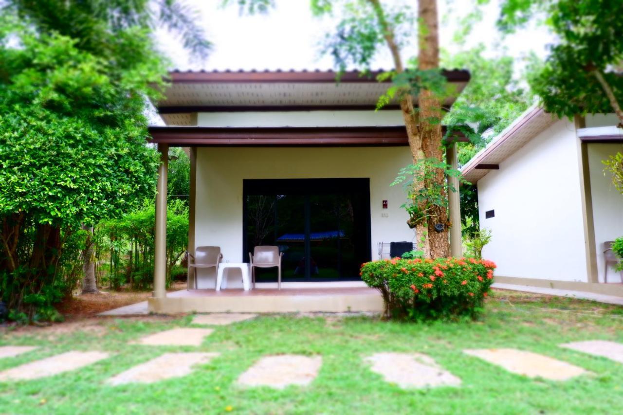 Saphli Villa Chumphon Buitenkant foto